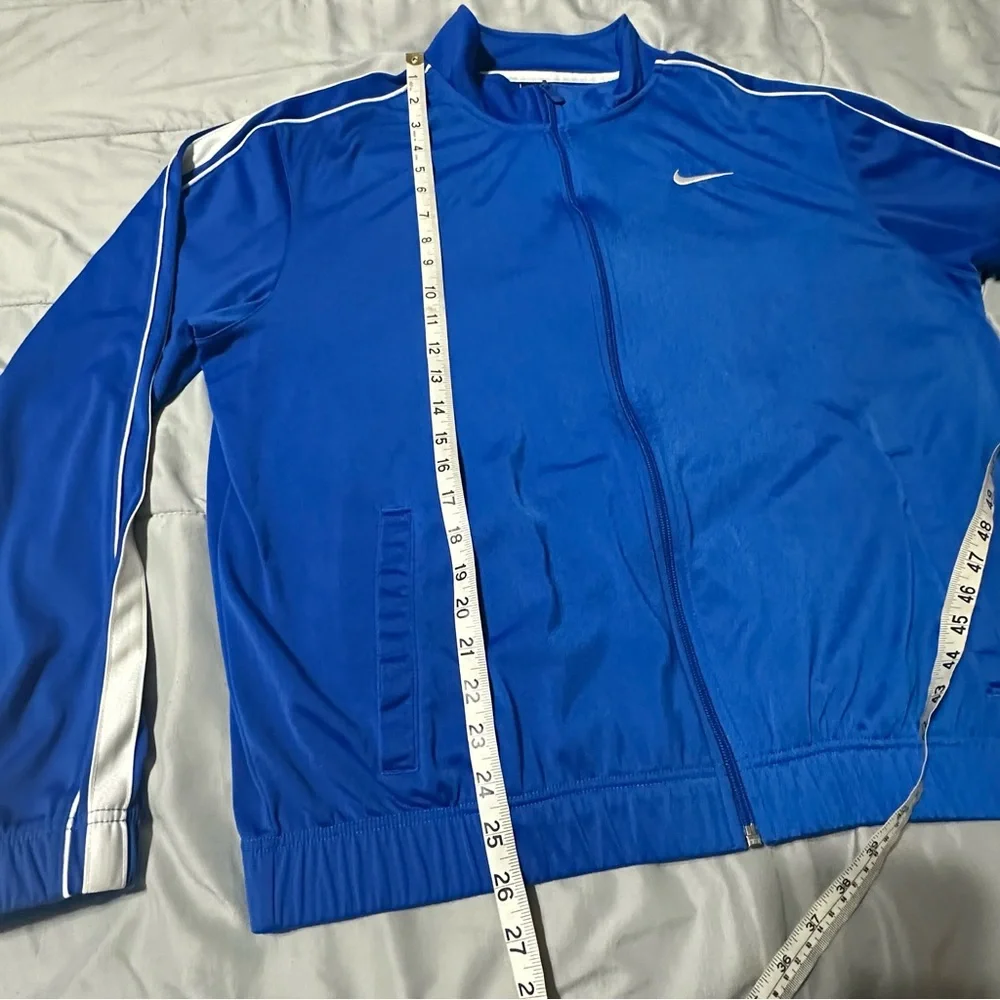 Nike Men’s M Full Zip Blue White Stripes Track Jacket Streetwear Casual Style
